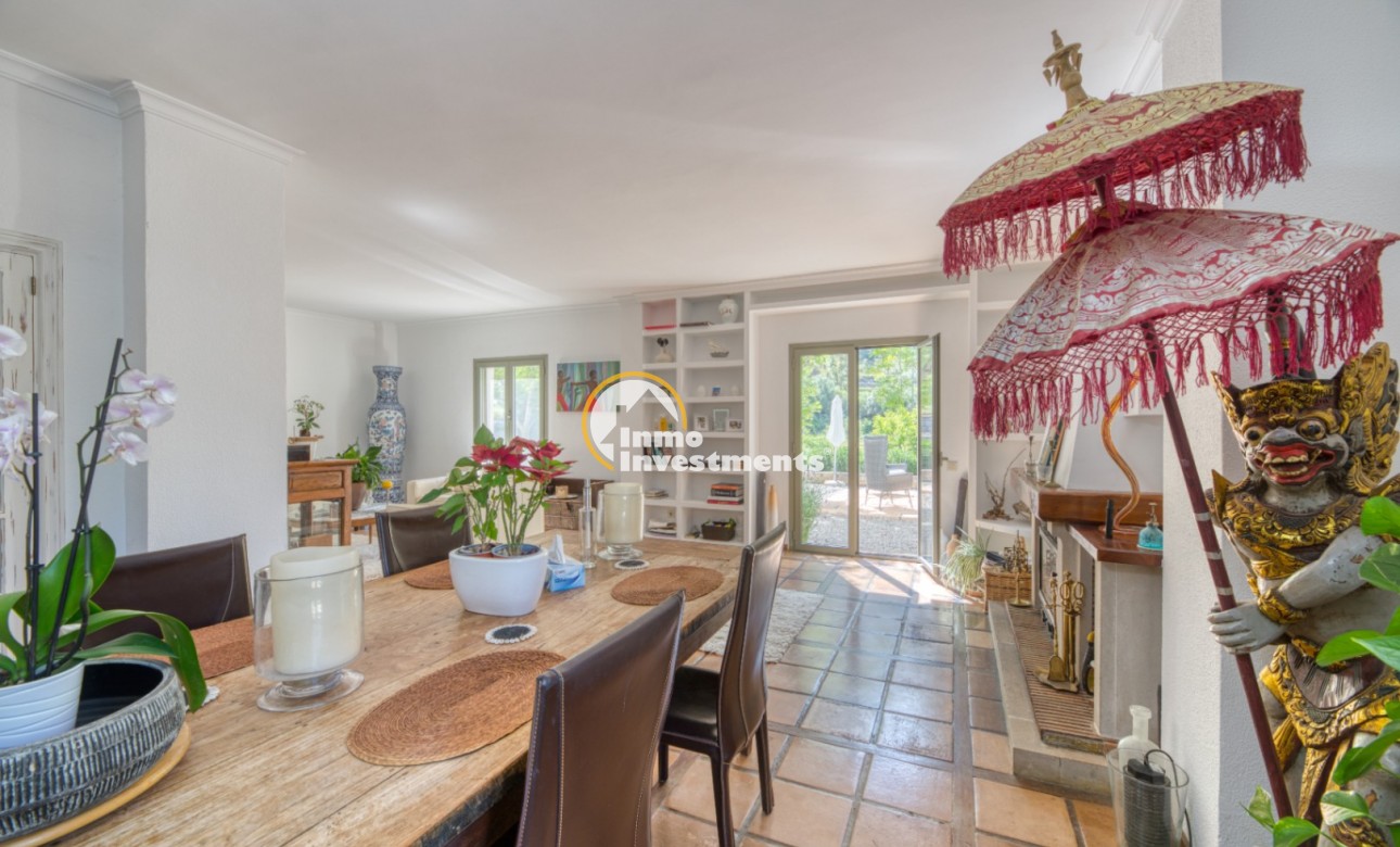 Resale - Villa - Esporlas - Mallorca