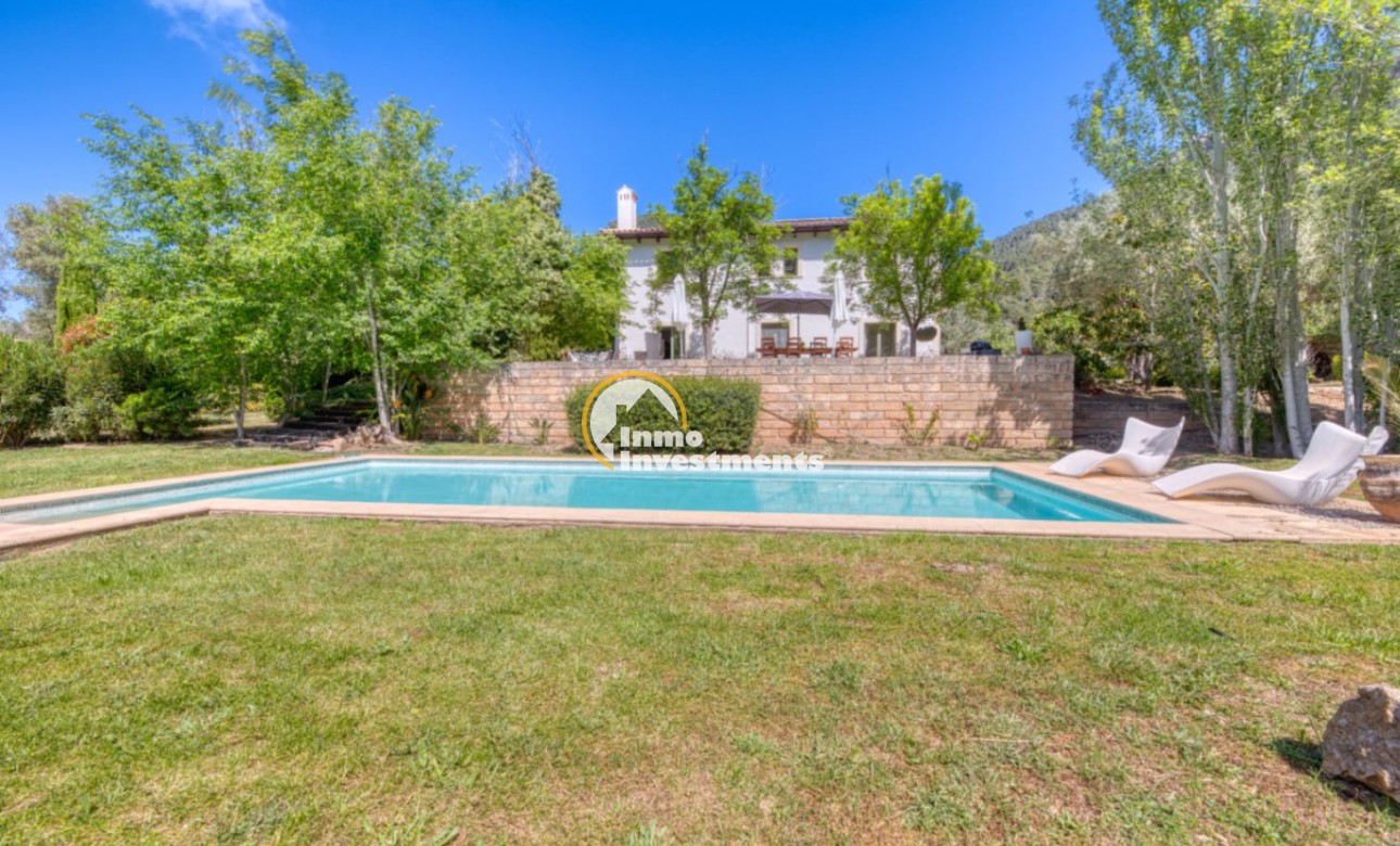 Resale - Villa - Esporlas - Mallorca