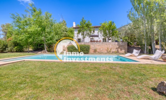 Resale - Villa - Esporlas - Mallorca