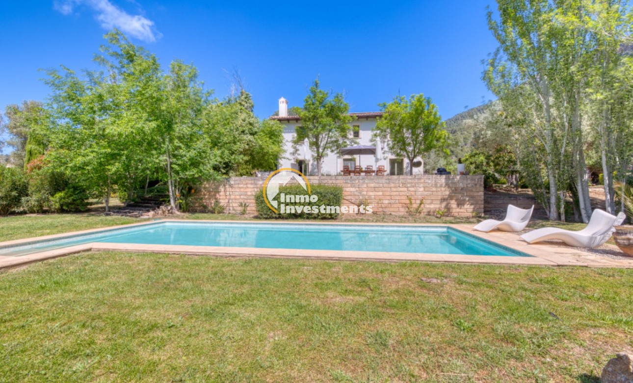 Resale - Villa - Esporlas - Mallorca