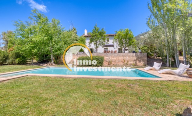 Resale - Villa - Esporlas - Mallorca