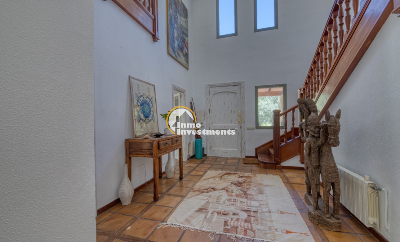 Resale - Villa - Esporlas - Mallorca