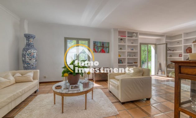 Resale - Villa - Esporlas - Mallorca