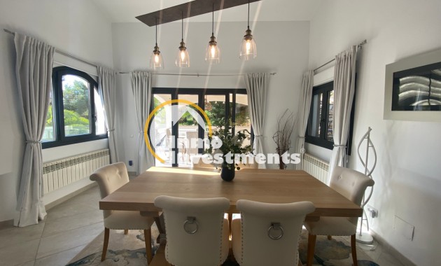 Resale - Villa - Calviá - Mallorca