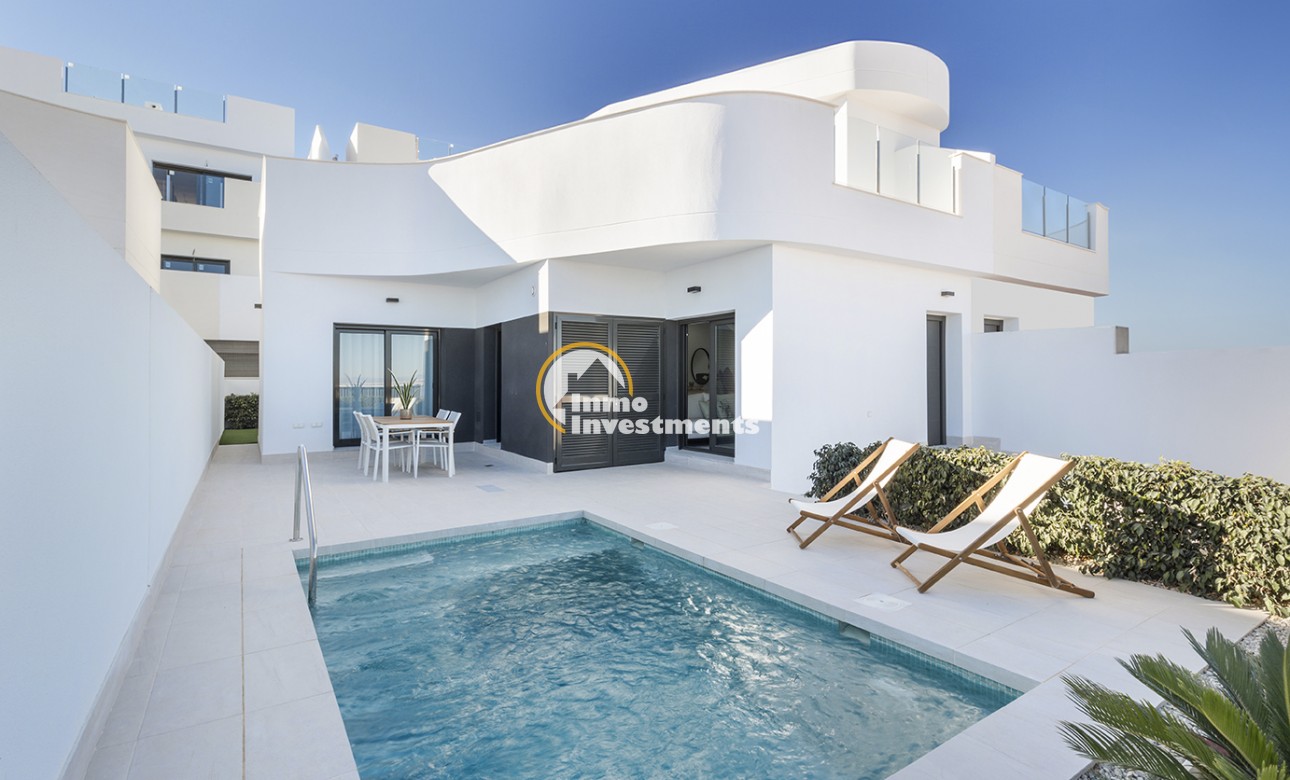 Obra nueva - Chalet adosado - Torrevieja