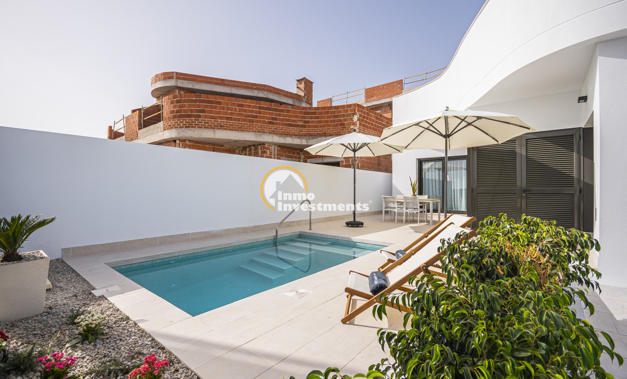 Obra nueva - Chalet adosado - Torrevieja