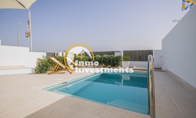 Obra nueva - Chalet adosado - Torrevieja