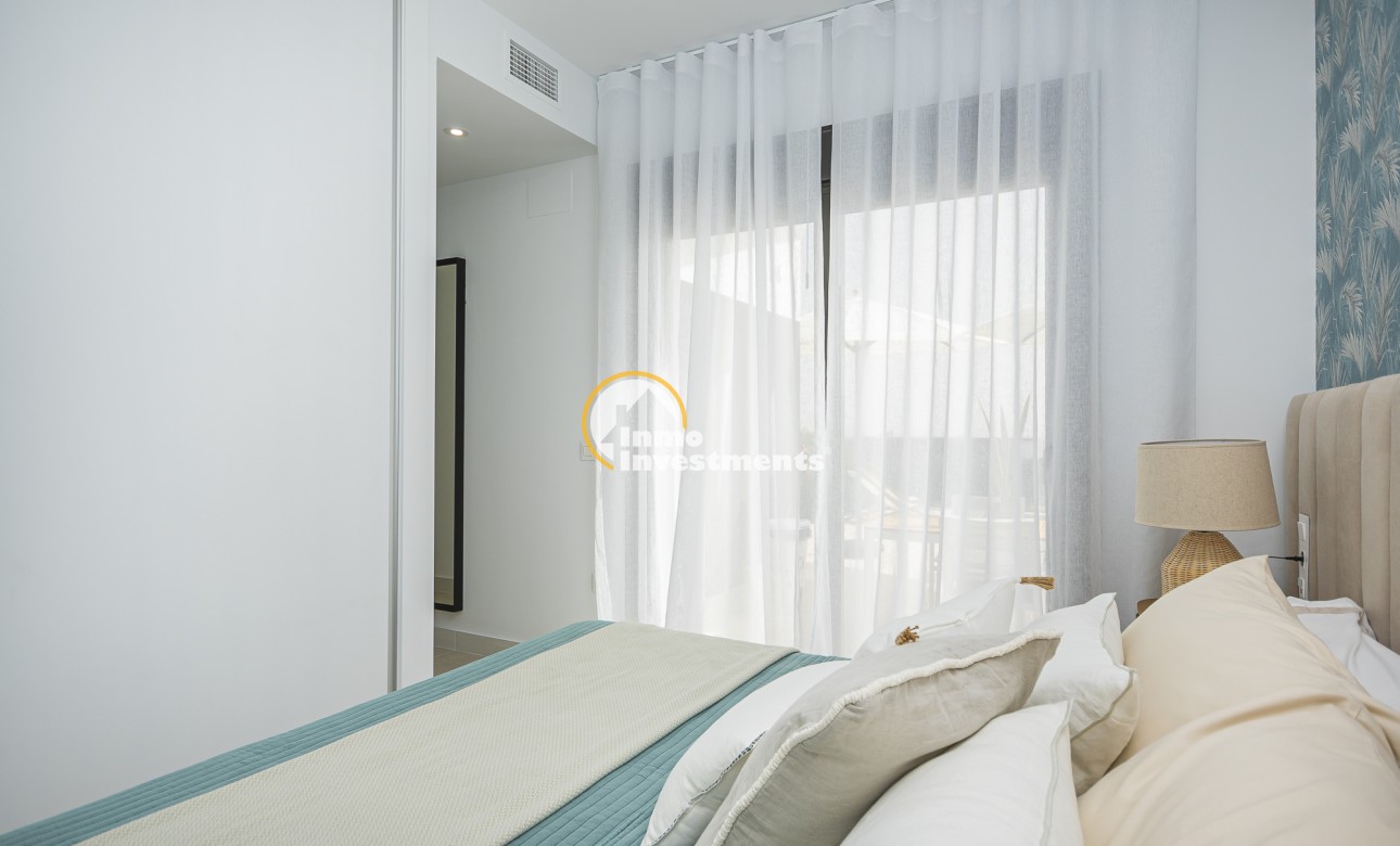 Obra nueva - Chalet adosado - Torrevieja