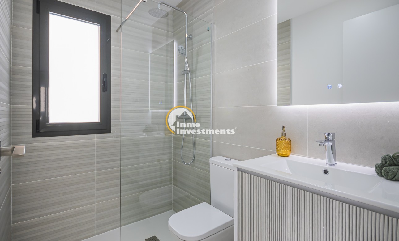 Obra nueva - Chalet adosado - Torrevieja