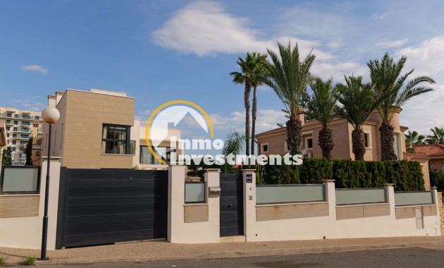 Obra nueva - Chalet independiente - Torrevieja