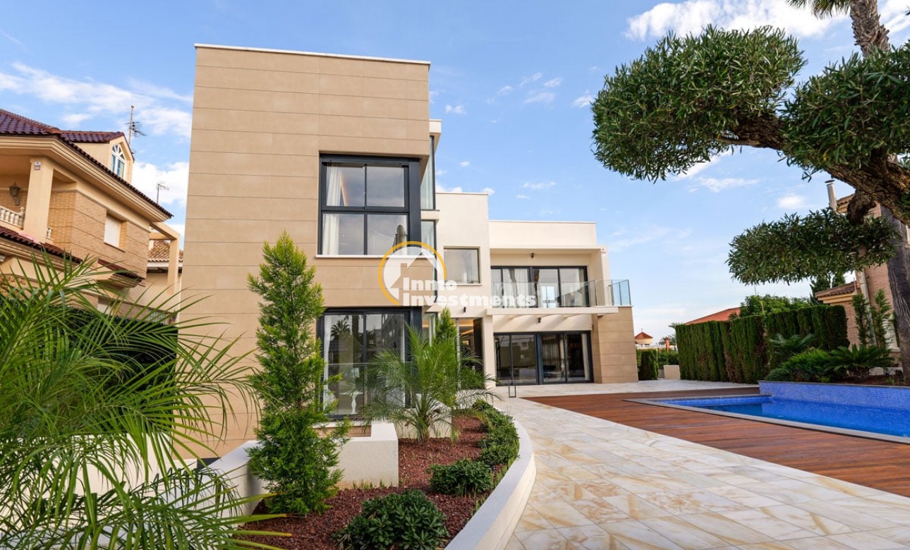Obra nueva - Chalet independiente - Torrevieja