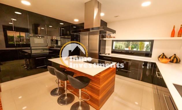 Obra nueva - Chalet independiente - Torrevieja