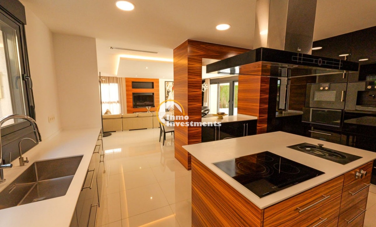 Obra nueva - Chalet independiente - Torrevieja