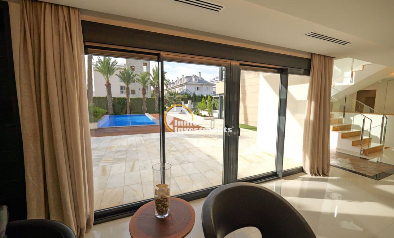Obra nueva - Chalet independiente - Torrevieja