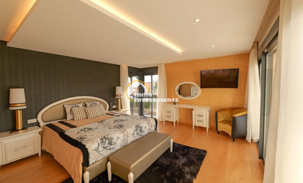 Obra nueva - Chalet independiente - Torrevieja