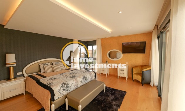Obra nueva - Chalet independiente - Torrevieja
