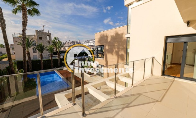 Obra nueva - Chalet independiente - Torrevieja