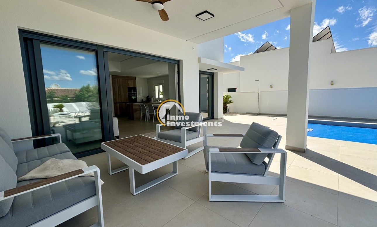 Obra nueva - Chalet independiente - Benijofar