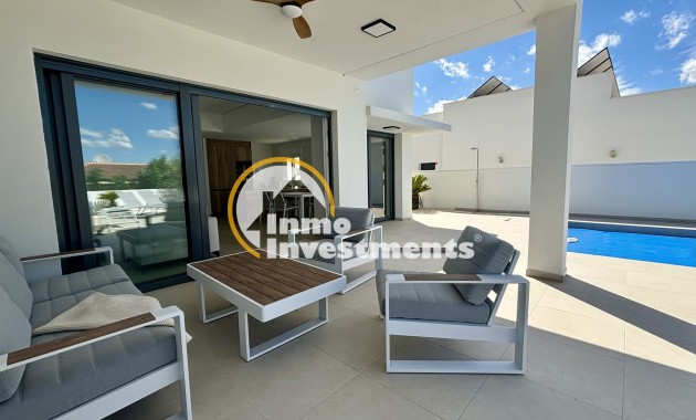 Obra nueva - Chalet independiente - Benijofar