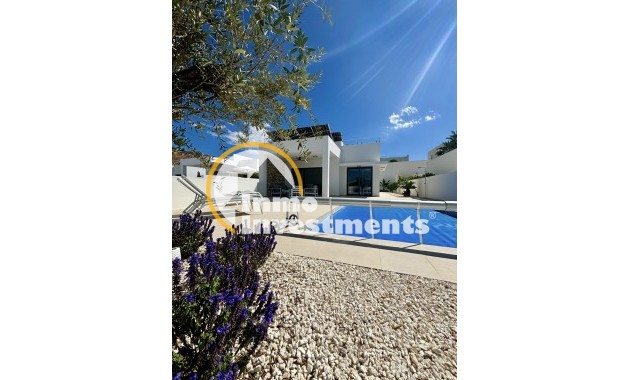 Obra nueva - Chalet independiente - Benijofar