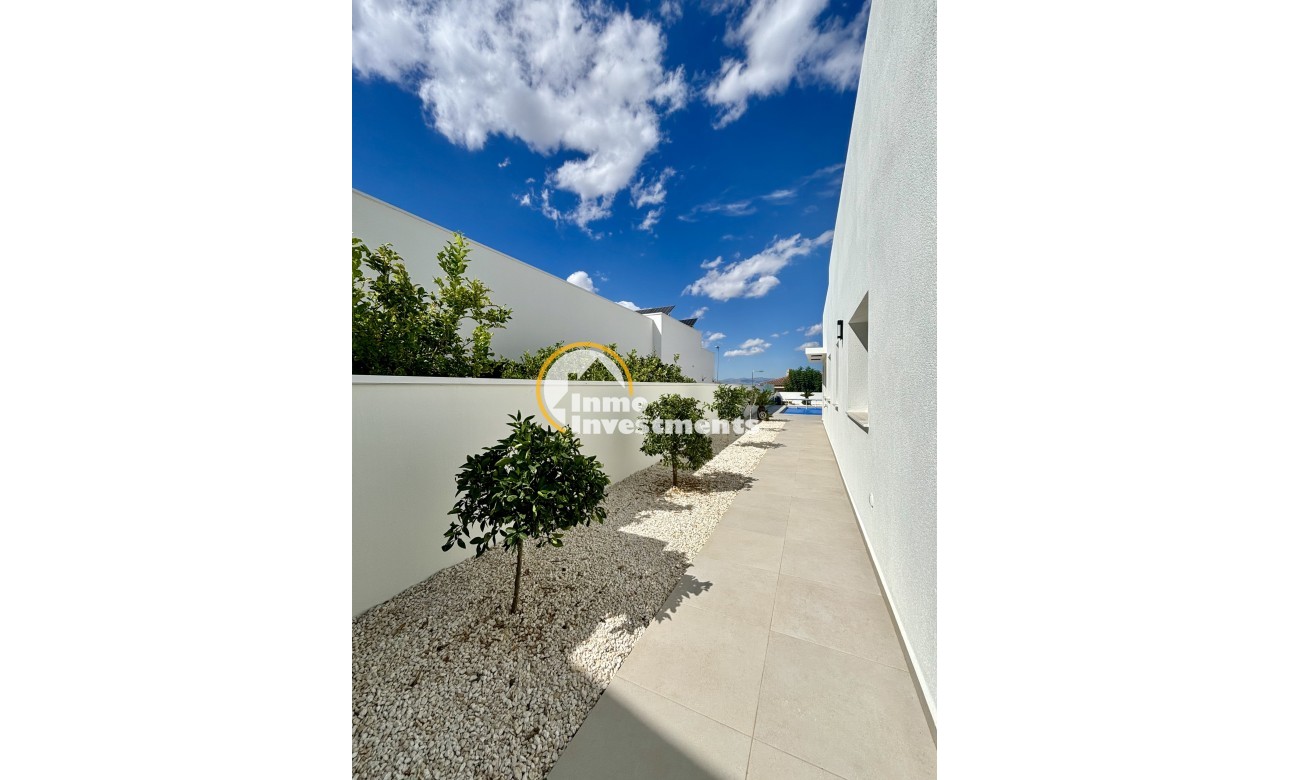 Obra nueva - Chalet independiente - Benijofar
