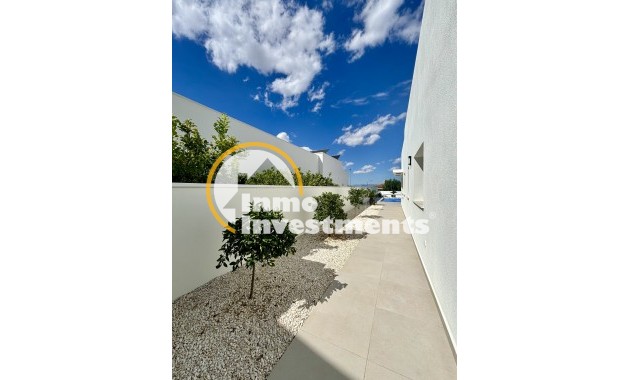 Obra nueva - Chalet independiente - Benijofar