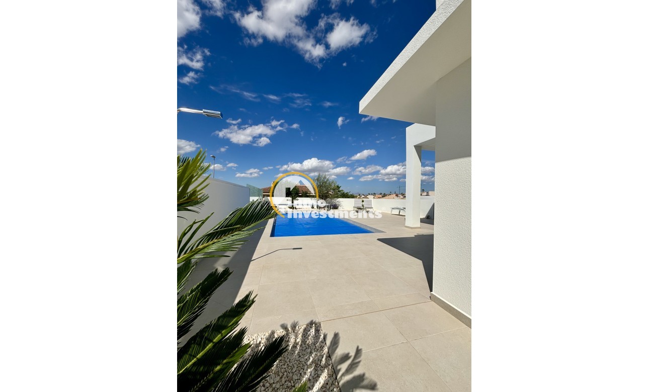 Obra nueva - Chalet independiente - Benijofar