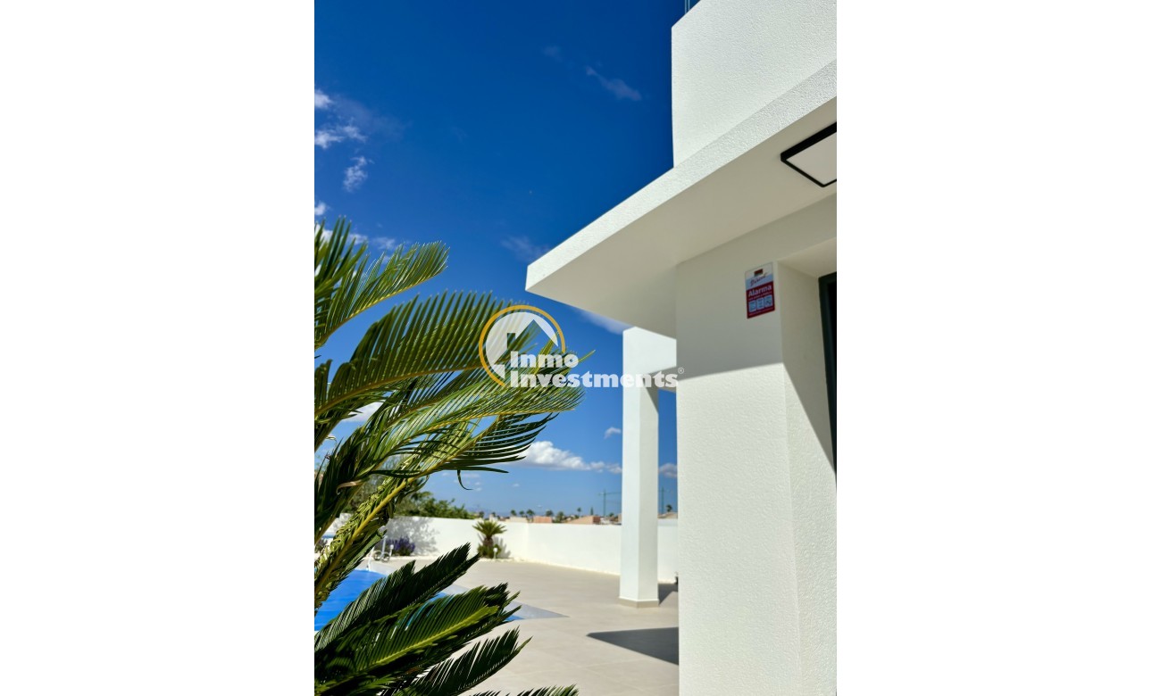 Obra nueva - Chalet independiente - Benijofar