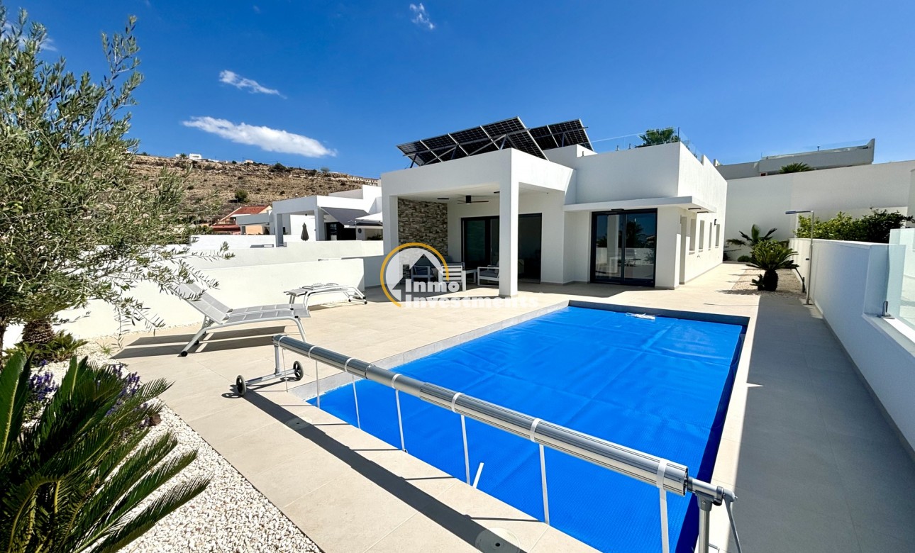 Obra nueva - Chalet independiente - Benijofar