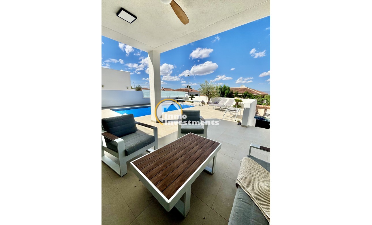 Obra nueva - Chalet independiente - Benijofar