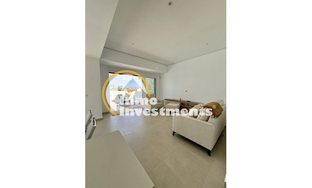 Obra nueva - Chalet independiente - Benijofar