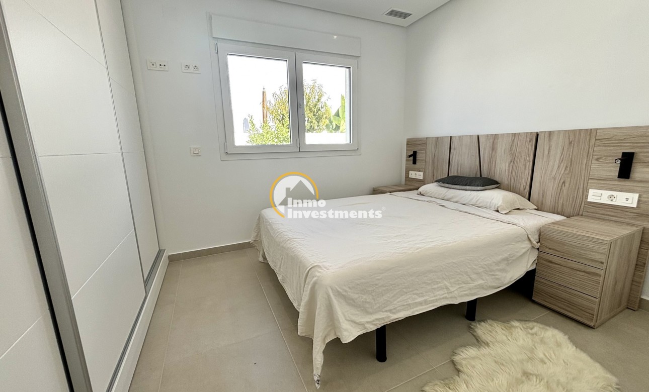Obra nueva - Chalet independiente - Benijofar