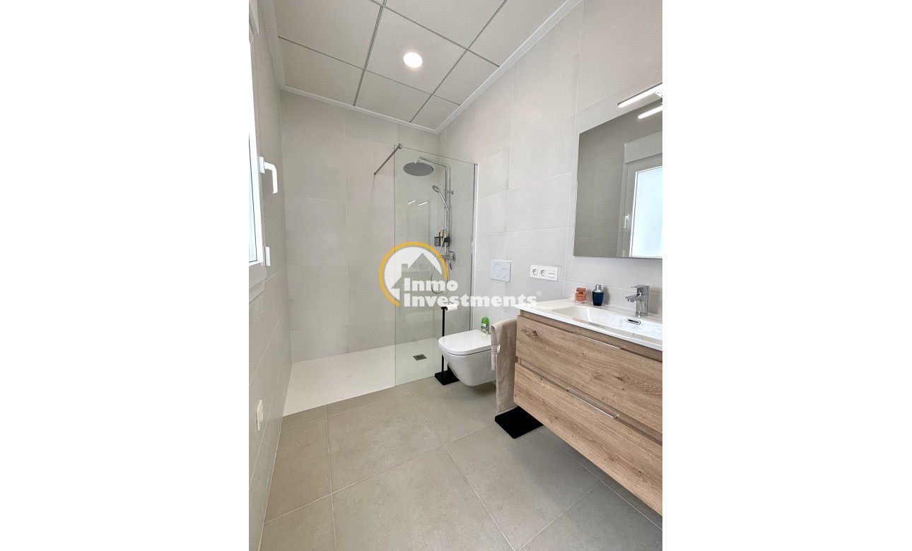 Obra nueva - Chalet independiente - Benijofar