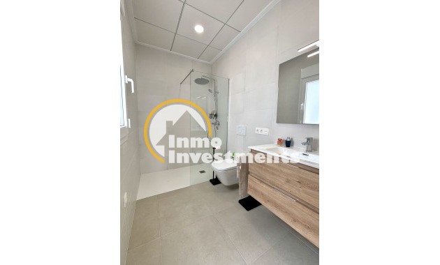 Obra nueva - Chalet independiente - Benijofar