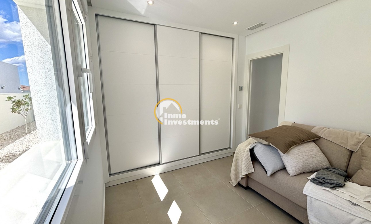 Obra nueva - Chalet independiente - Benijofar