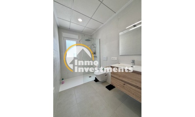 Obra nueva - Chalet independiente - Benijofar