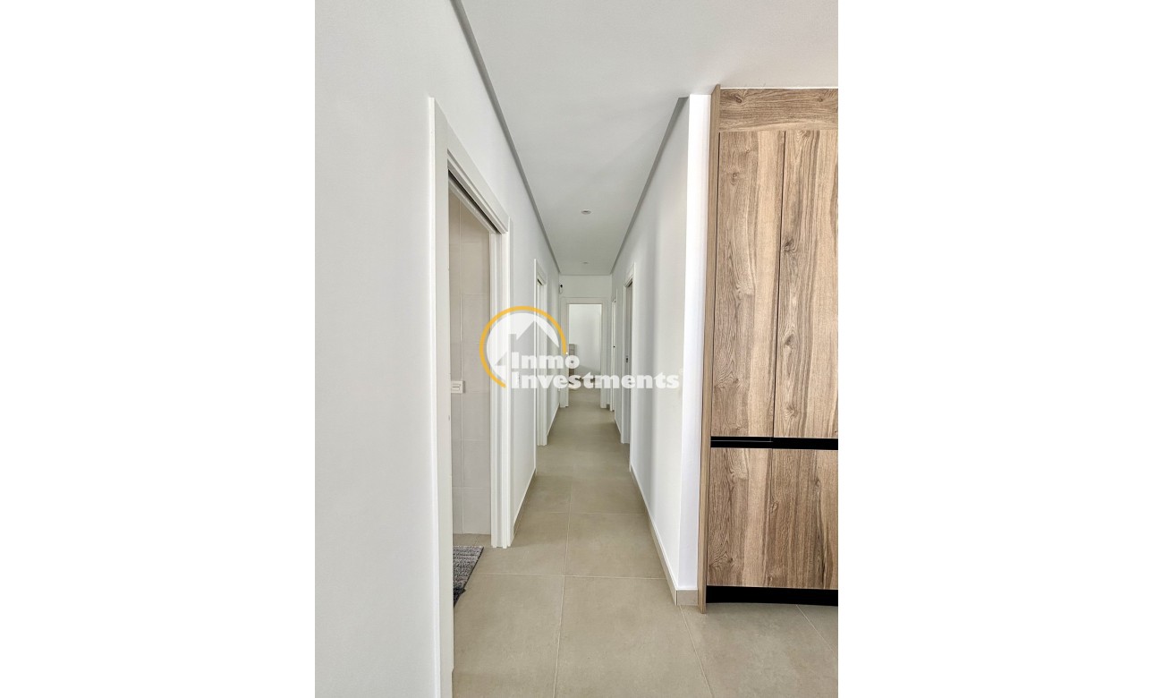 Obra nueva - Chalet independiente - Benijofar