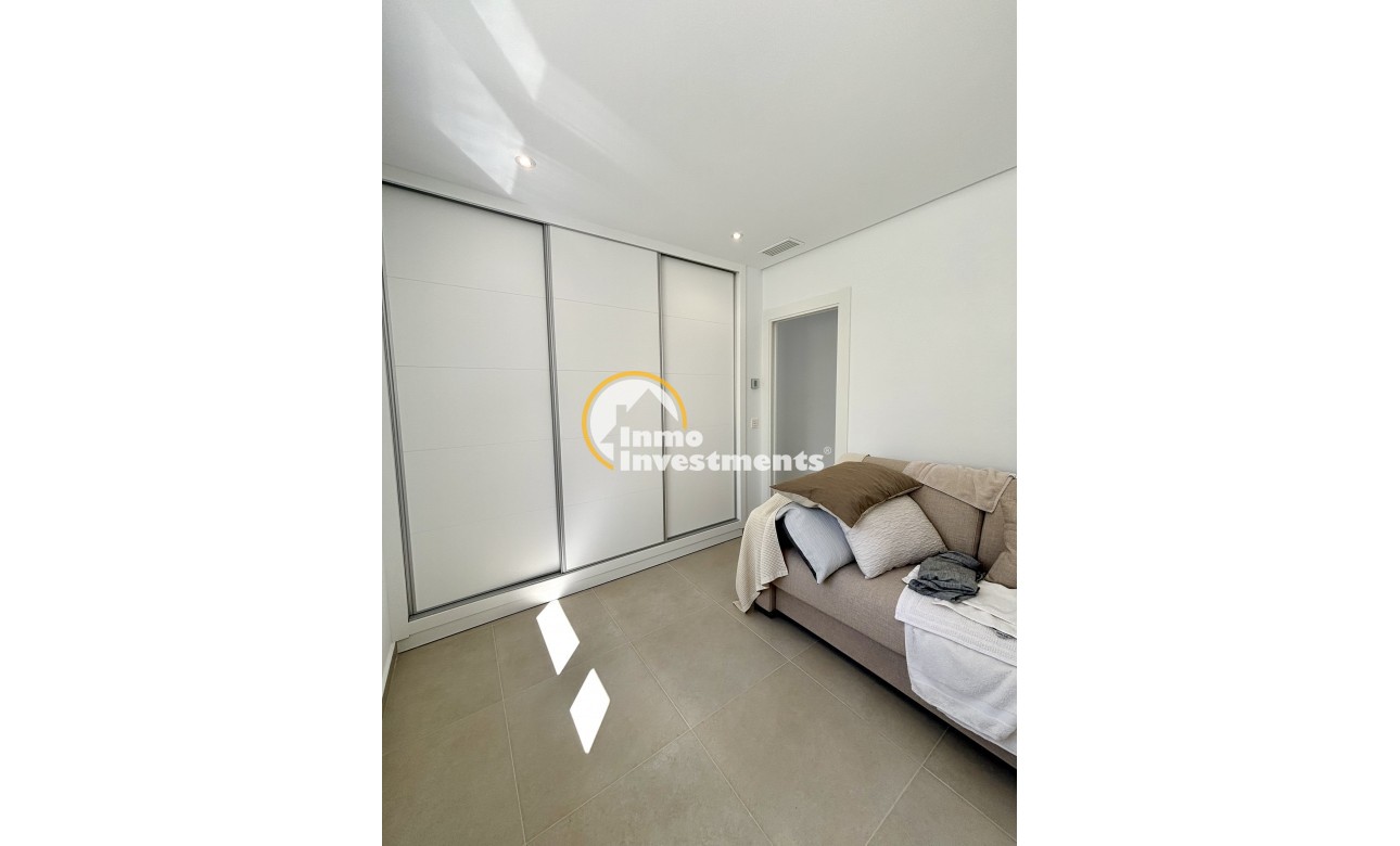 Obra nueva - Chalet independiente - Benijofar