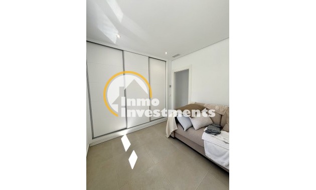 Obra nueva - Chalet independiente - Benijofar