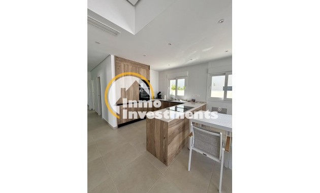 Obra nueva - Chalet independiente - Benijofar