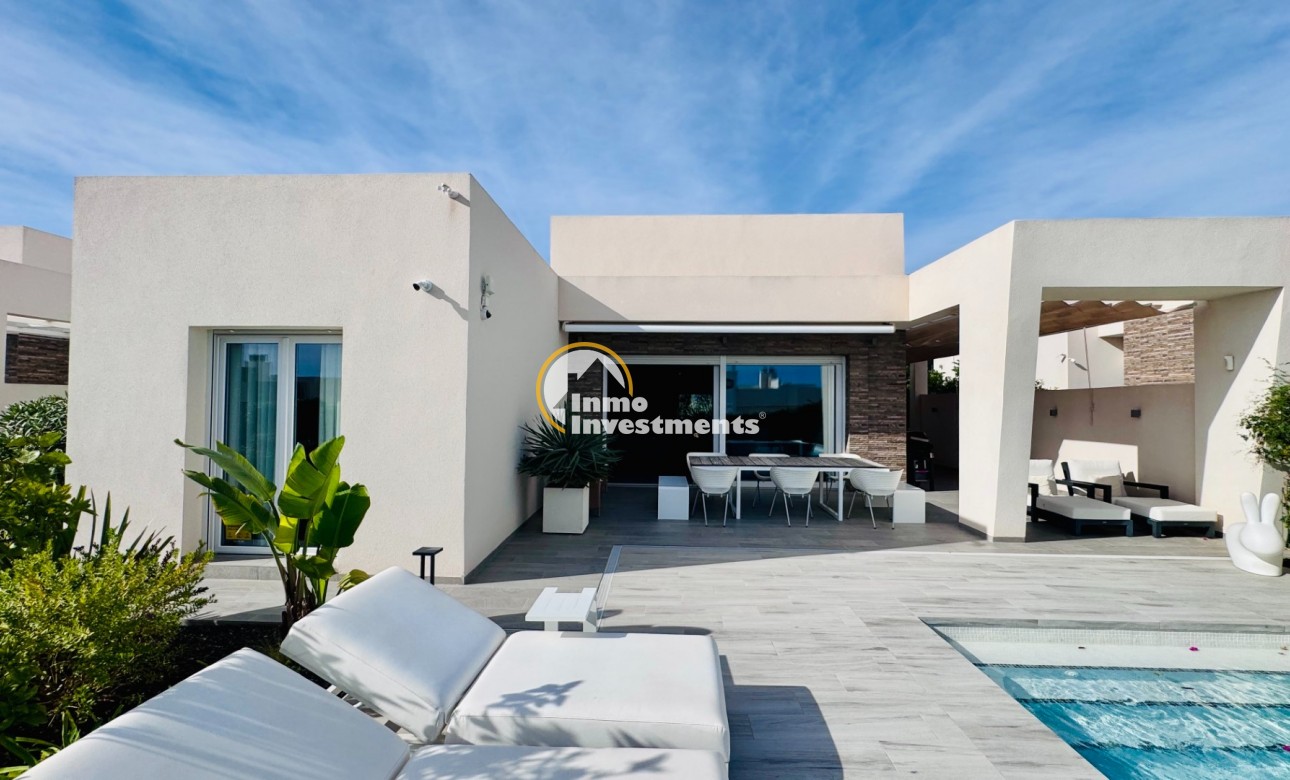 Resale - Villa - Algorfa - La Finca