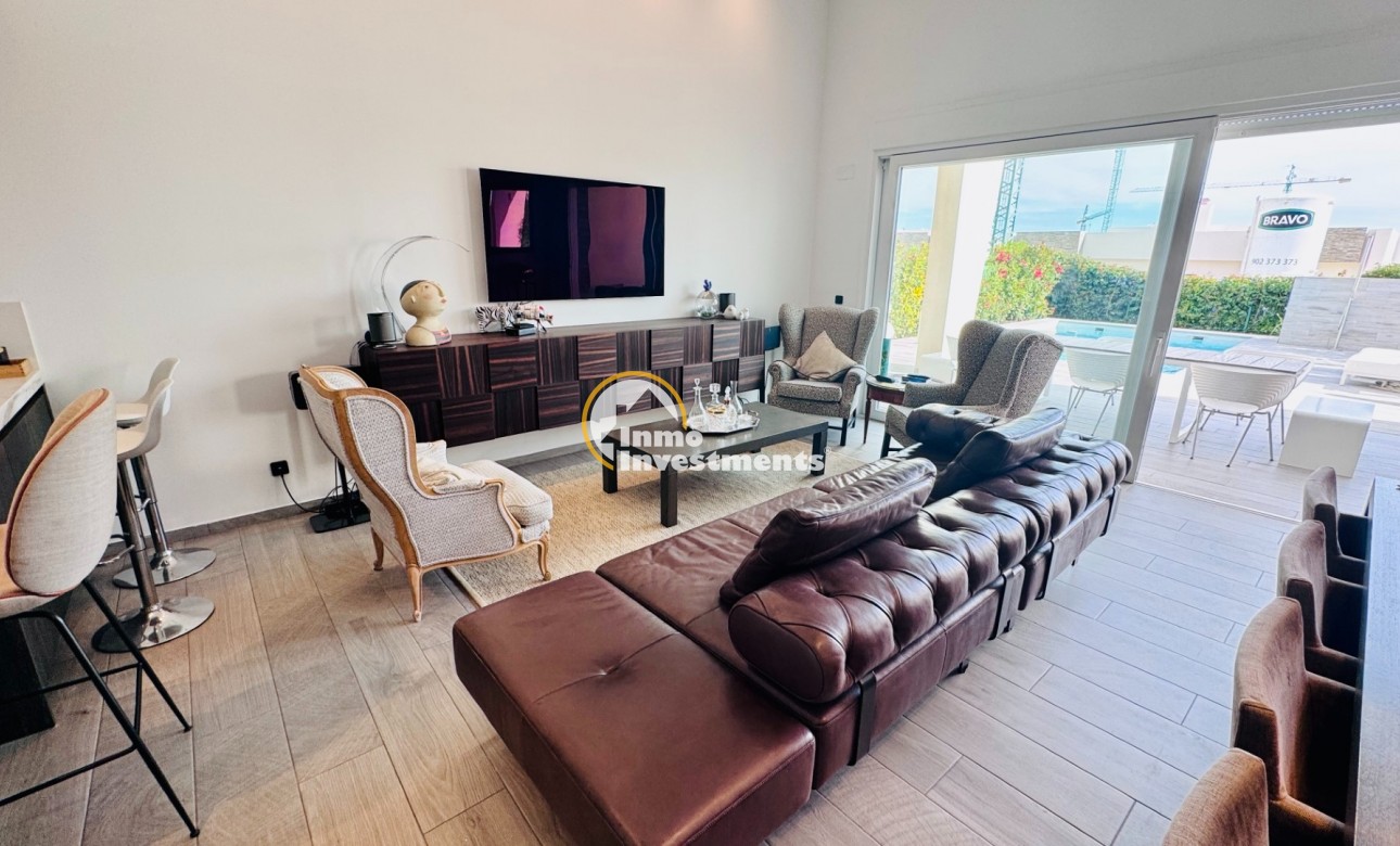 Resale - Villa - Algorfa - La Finca