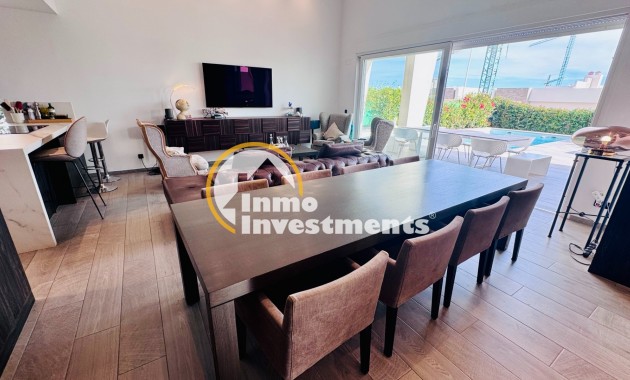 Resale - Villa - Algorfa - La Finca