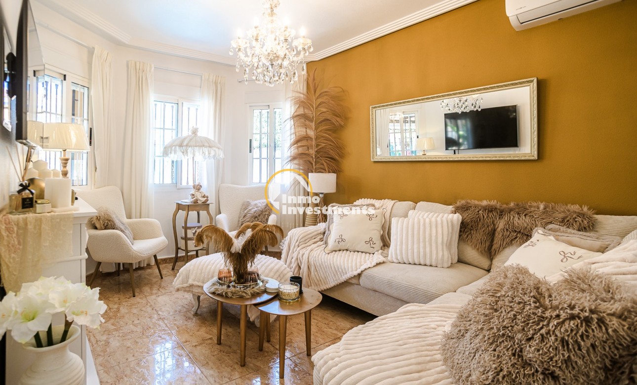 Bestaande bouw - Villa - El Raso