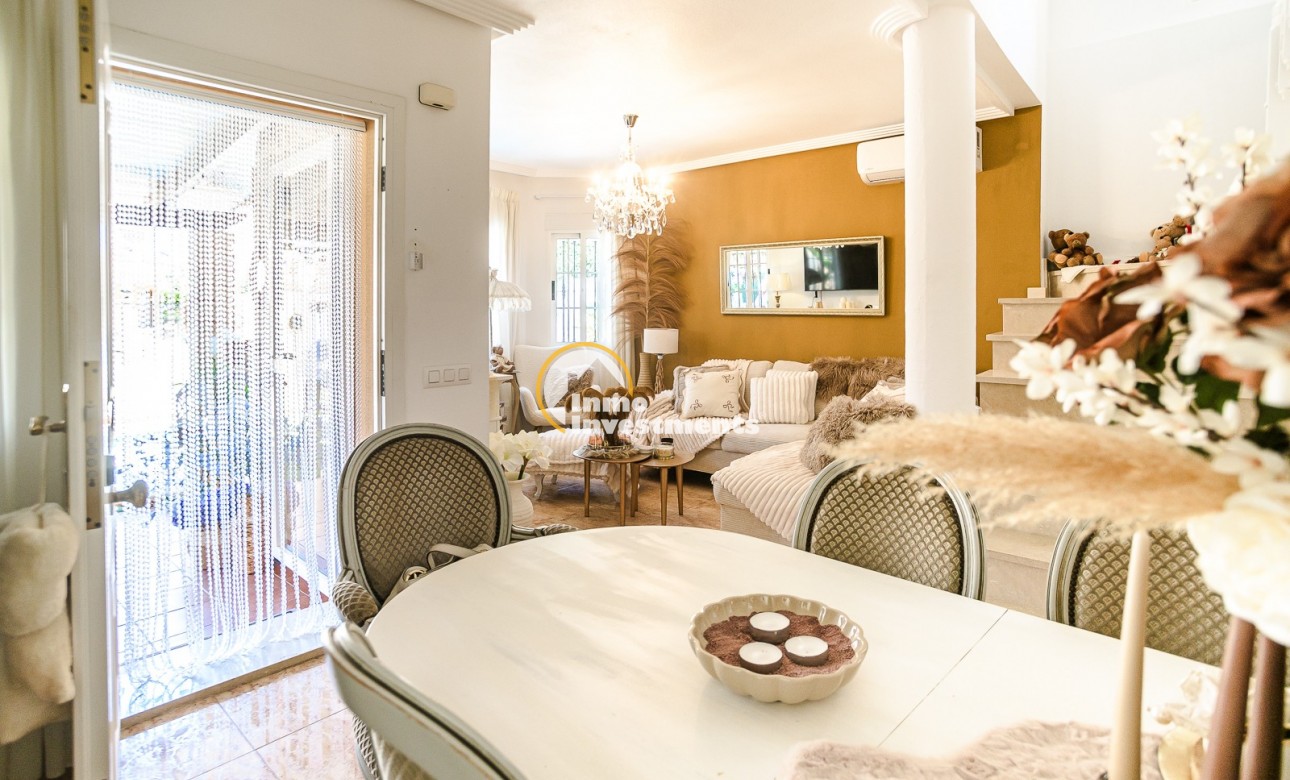 Bestaande bouw - Villa - El Raso