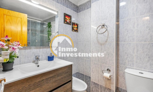 Resale - Apartment - Torrevieja - Habaneras