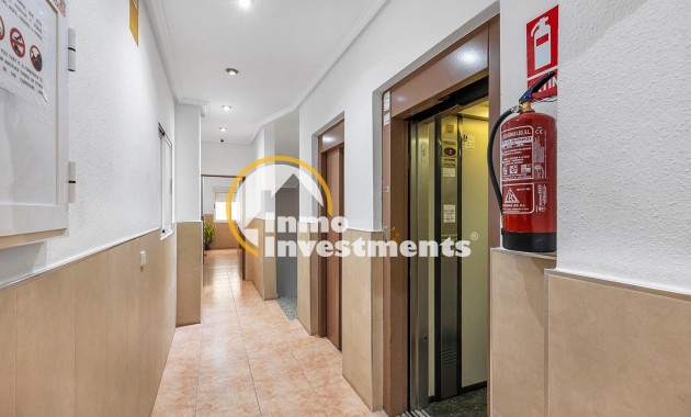 Resale - Apartment - Torrevieja - Habaneras