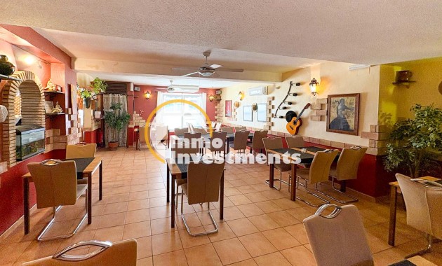 Bestaande bouw - Commercieel - Torrevieja - La Veleta