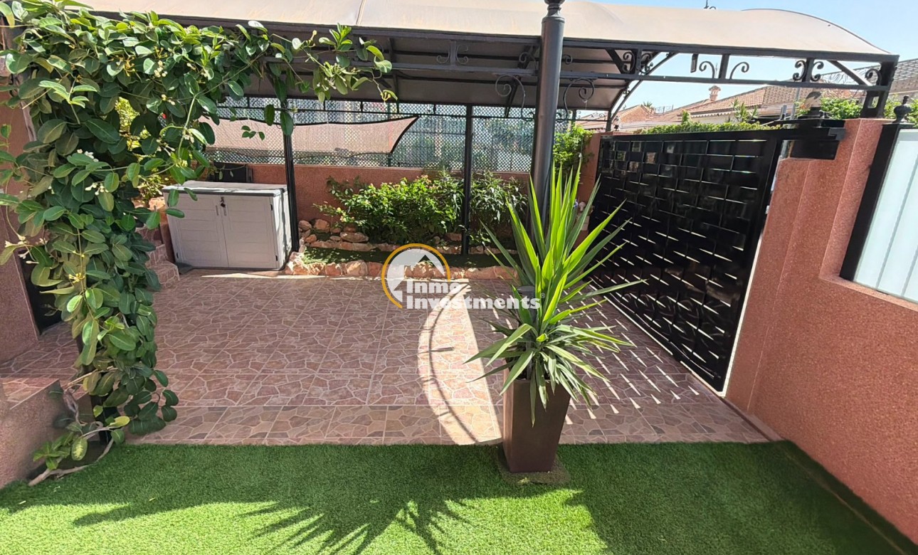 Resale - Villa - Los Montesinos - La Herrada