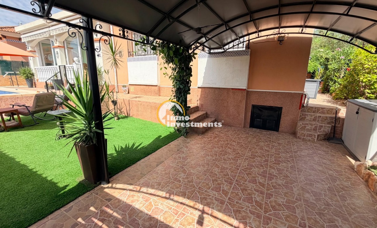Resale - Villa - Los Montesinos - La Herrada
